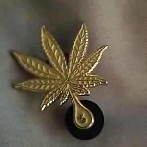 CannaLeaf💯💯Enamel Hat/Lanyard Pin